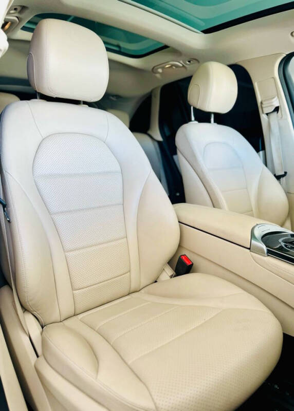 2017 Mercedes-Benz GLC GLC 300 4MATIC