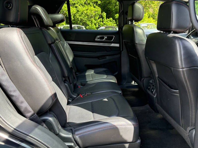 2017 Ford Explorer Sport