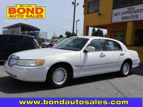 2002 Lincoln Town Car for sale at Bond Auto Sales in Saint Petersburg FL