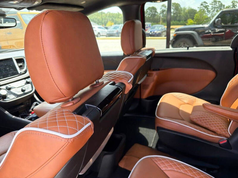 2025 Chrysler Pacifica Plug-In Hybrid Pinnacle