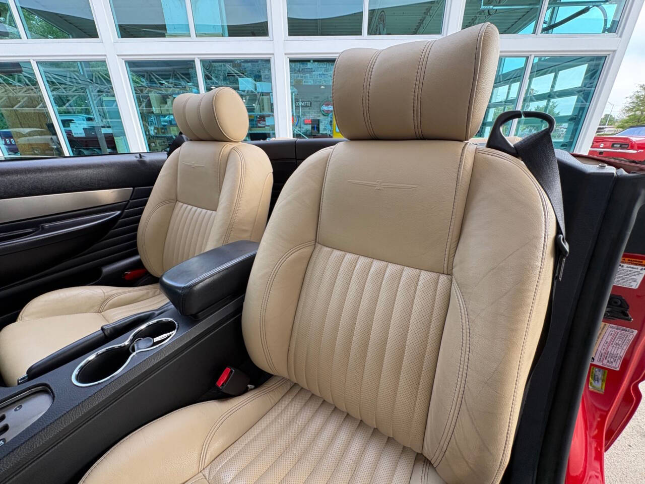 2005 Ford Thunderbird 35