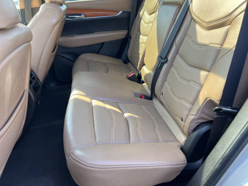 2017 Cadillac XT5 Platinum