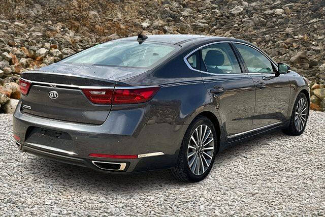 2017 Kia Cadenza Technology