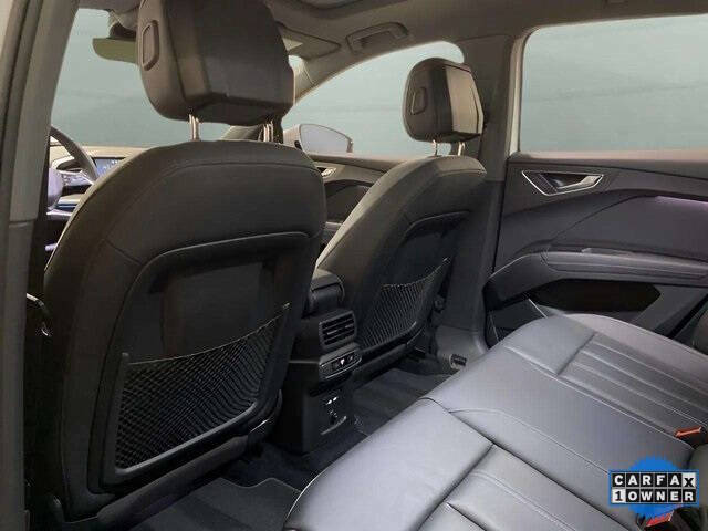 2024 Audi Q4 e-tron quattro Premium Plus 50