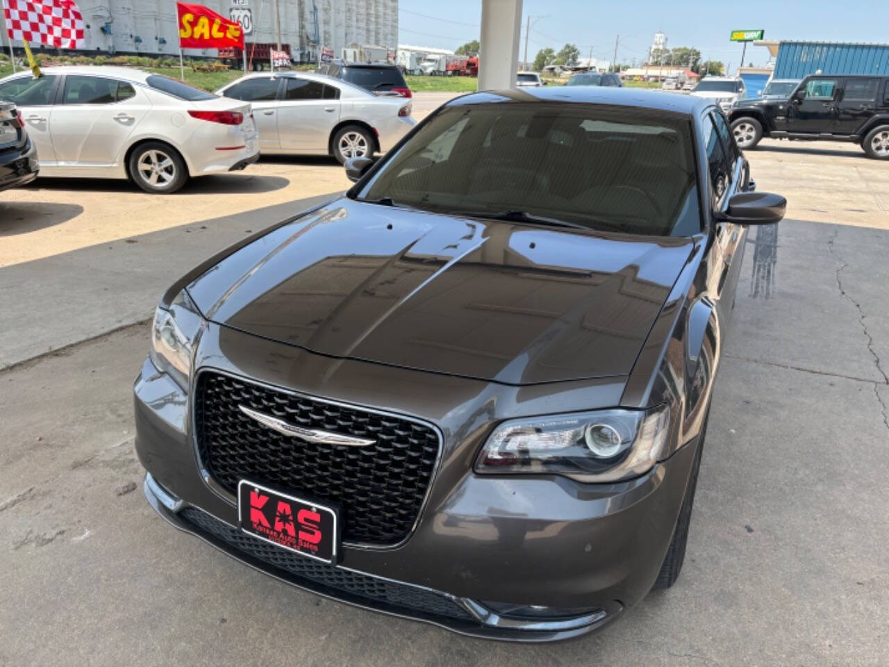 2019 Chrysler 300 for sale at Kansas Auto Sales in Ulysses, KS