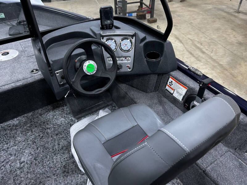 2025 Tracker PRO GUIDE 16 WT