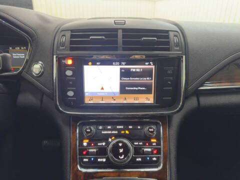 2017 Lincoln Continental Select