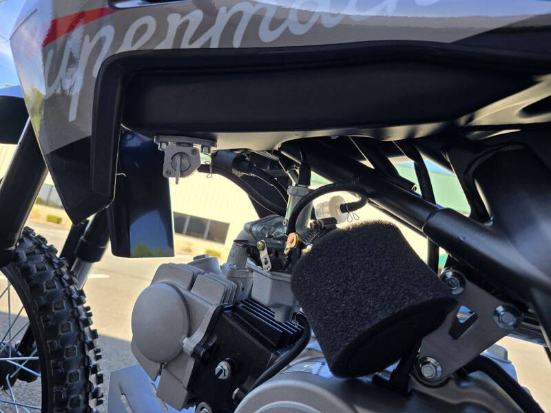 2025 Supermach 125cc Dirtbike