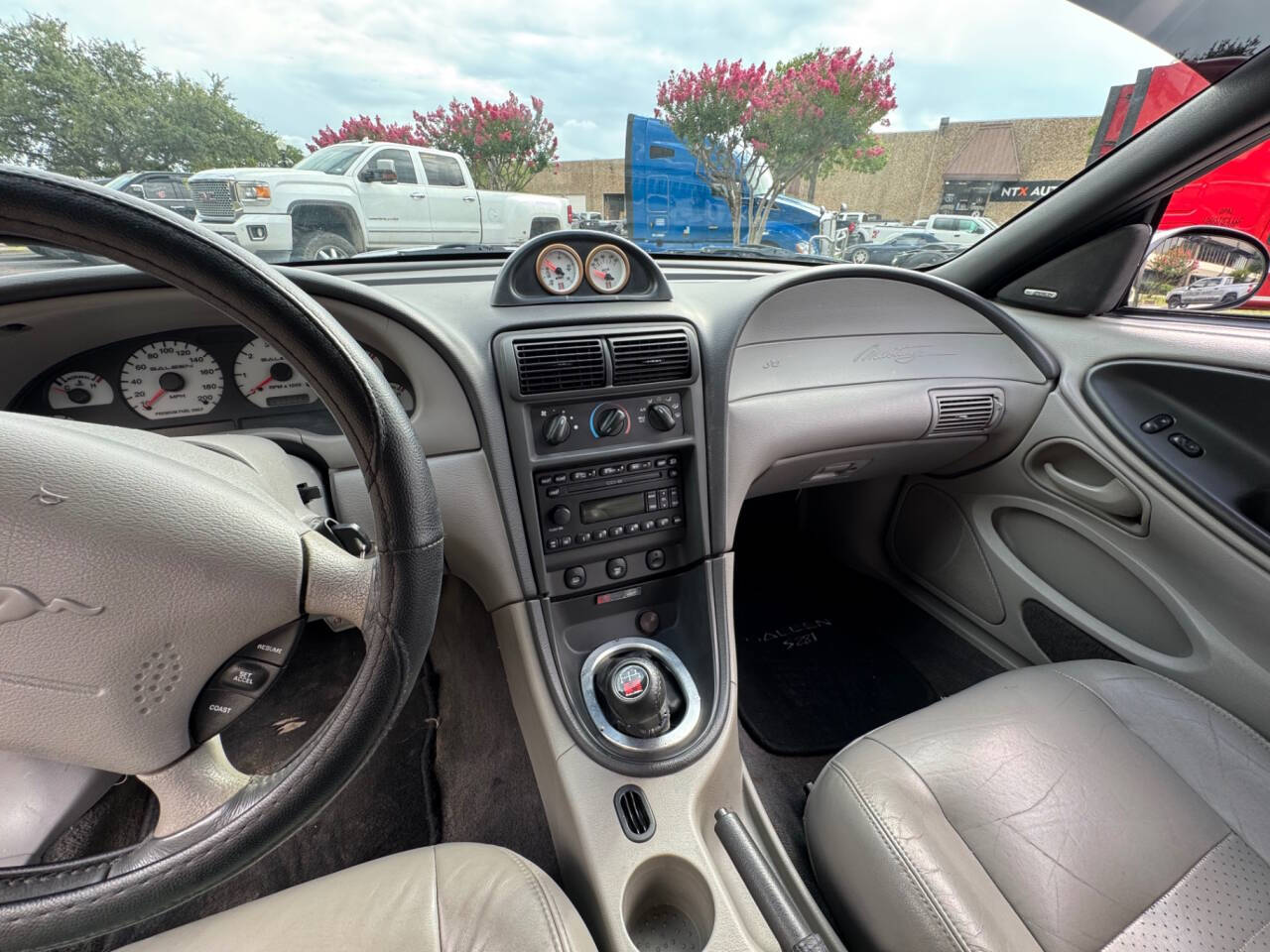 2001 Ford Mustang 14