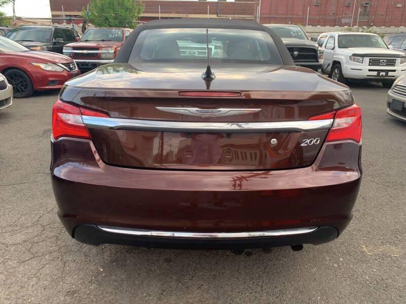 2013 Chrysler 200 Touring