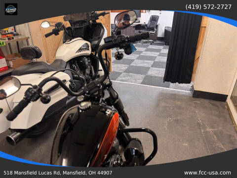 2021 Indian Challenger Dark Horse (Black S