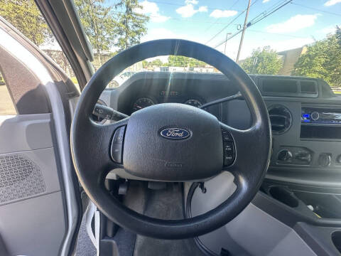 2013 Ford E-Series E-350 SD XL