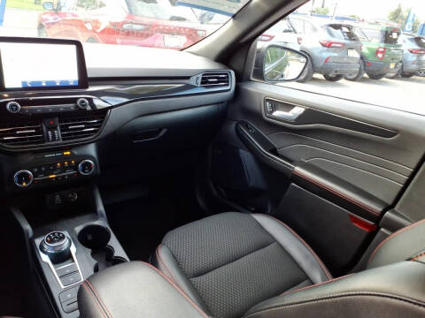2025 Ford Escape ST-Line Select