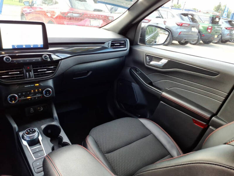 2025 Ford Escape ST-Line Select