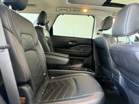 2022 Nissan Pathfinder Platinum