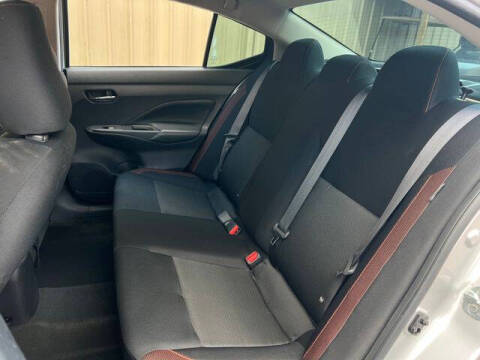 2022 Nissan Versa SR