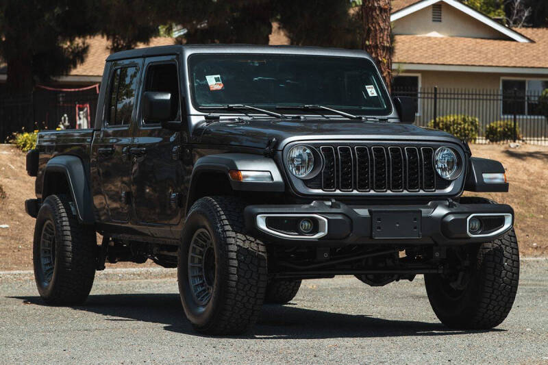 2024 Jeep Gladiator Sport
