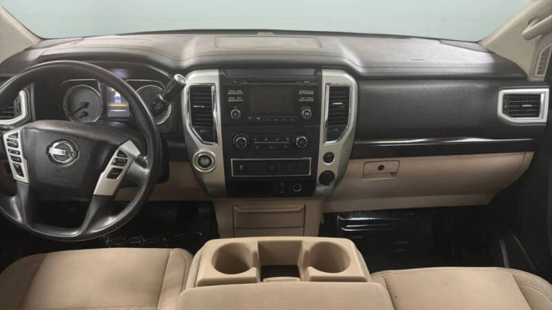 2017 Nissan Titan