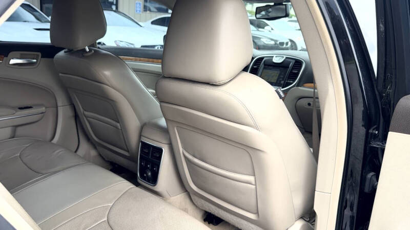 2014 Chrysler 300 C