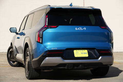 2024 Kia EV9 Land