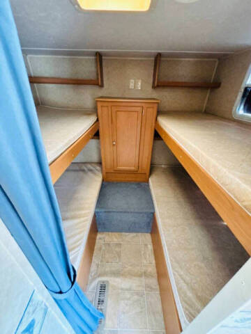 2006 Dutchmen Fourwinds 31B