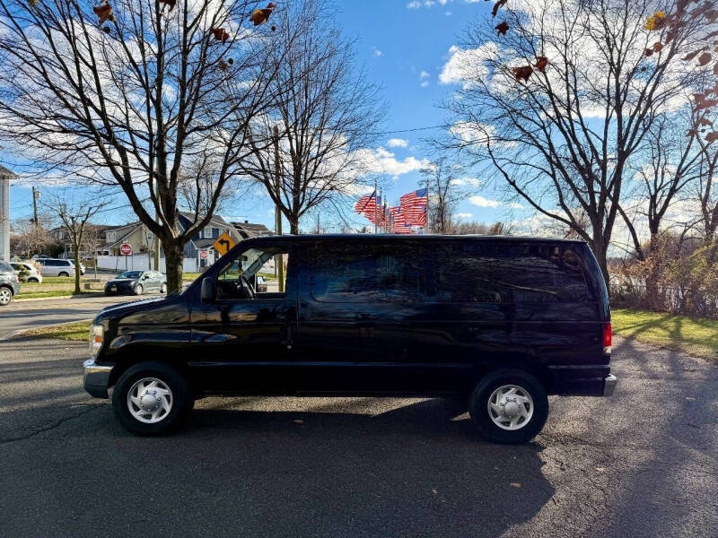 2011 Ford E-Series E-350 SD XLT