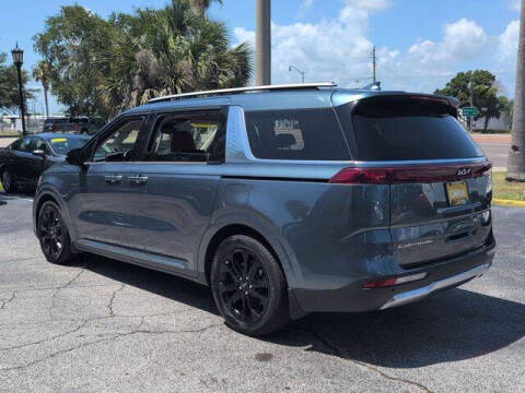 2022 Kia Carnival SX