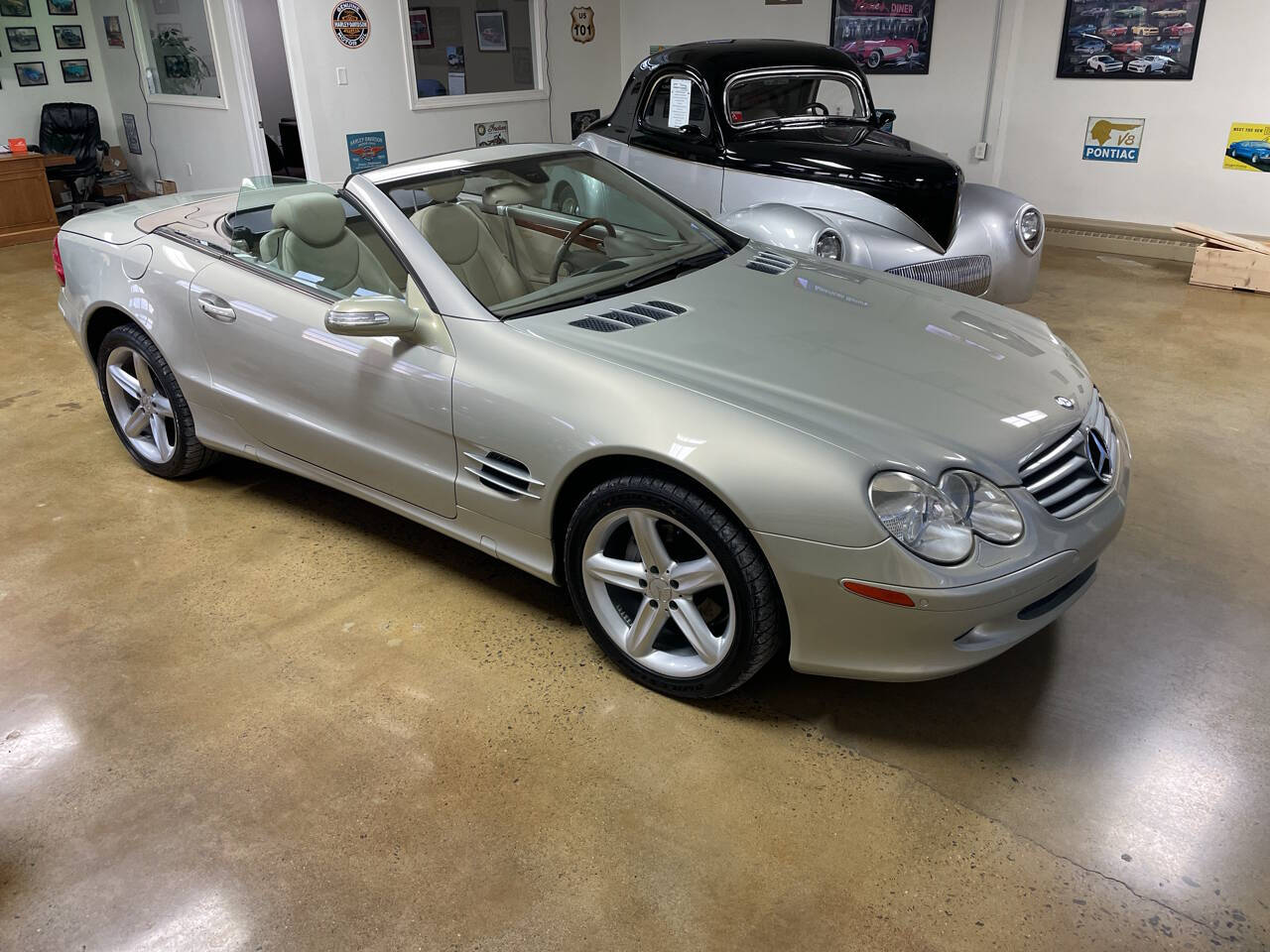 2005 Mercedes-Benz SL-Class 2