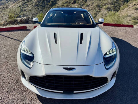 2025 Aston Martin DB12 V8