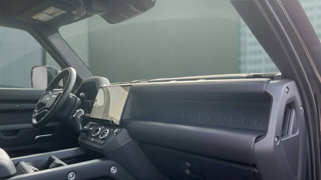 2026 Land Rover Defender 110 P500 X-Dynamic SE