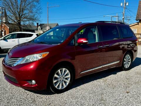 2013 Toyota Sienna for sale at Easter Brothers Preowned Autos in Vienna WV