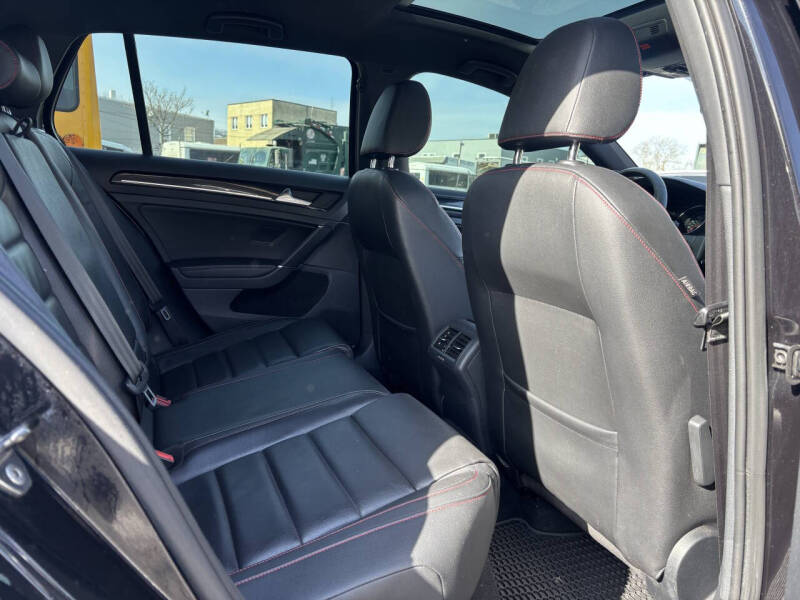 2016 Volkswagen Golf GTI SE