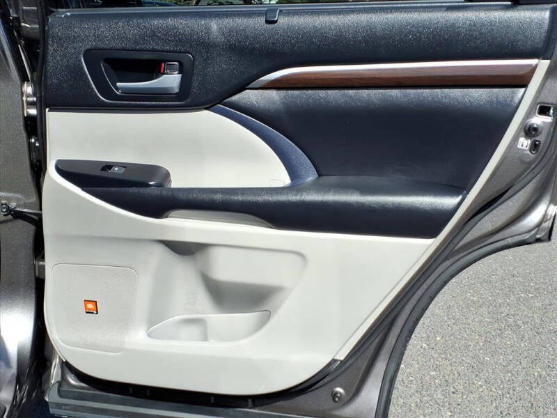 2016 Toyota Highlander