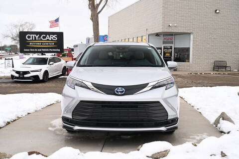 2025 Toyota Sienna XLE 8-Passenger
