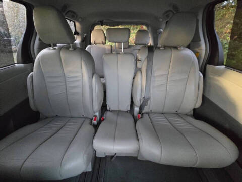 2012 Toyota Sienna XLE 8-Passenger