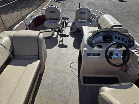 2018 Sun Tracker FISHING BARGE 20 DLX