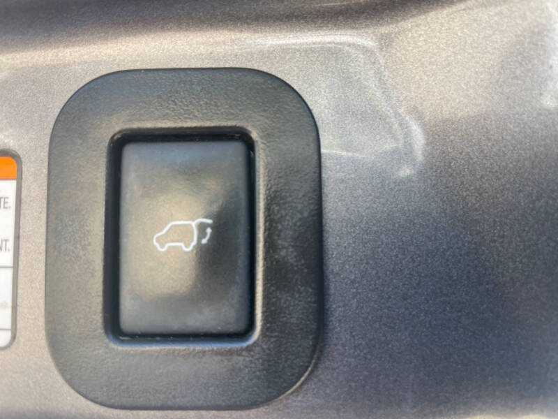 2017 Toyota Sienna SE 8-Passenger