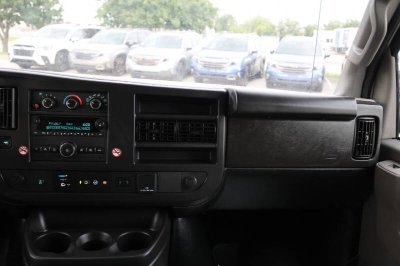 2025 Chevrolet Express LT 3500