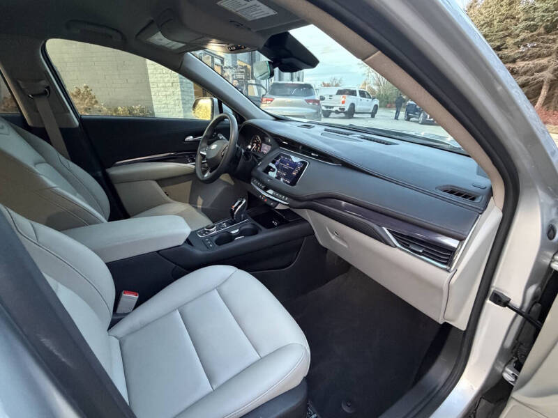 2022 Cadillac XT4 Luxury