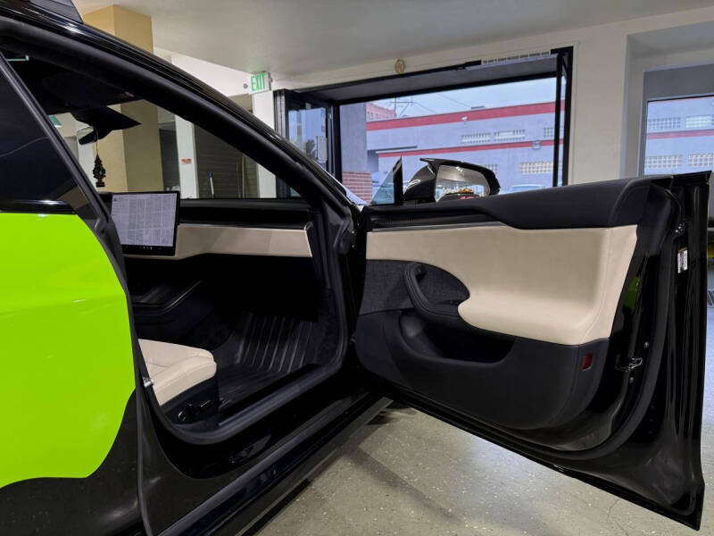 2021 Tesla Model S Plaid