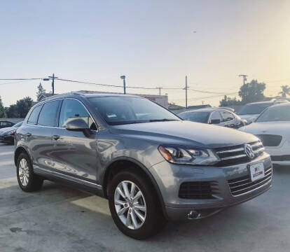 2014 Volkswagen Touareg for sale at Fastrack Auto Inc in Rosemead CA