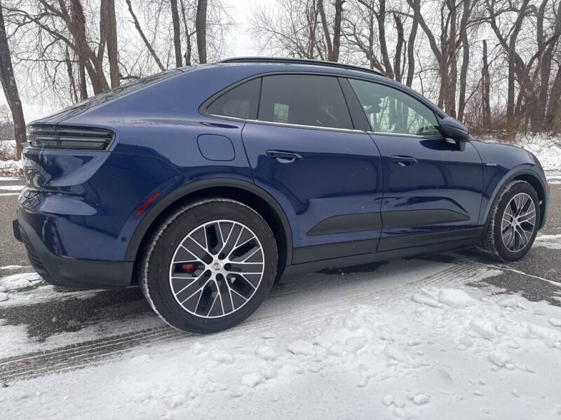 2025 Porsche Macan 4S Electric