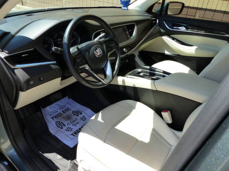 2023 Buick Enclave Essence