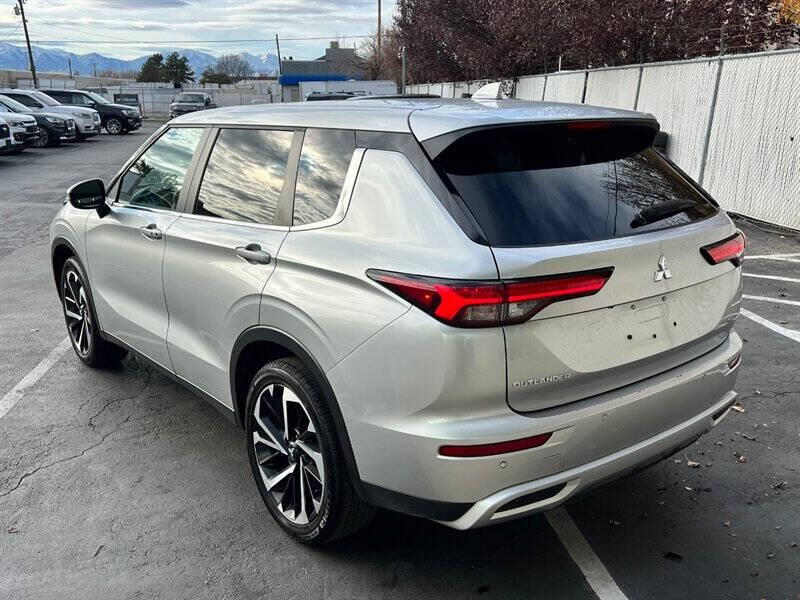 2024 Mitsubishi Outlander SE