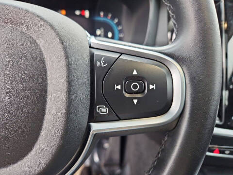 2024 Volvo S60 B5 Core Dark Theme