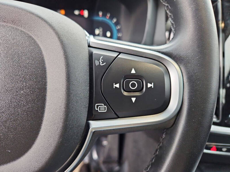 2024 Volvo S60 B5 Core Dark Theme