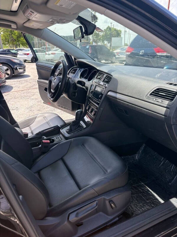 2021 Volkswagen Golf TSI