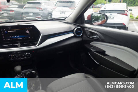 2025 Chevrolet Trax LT