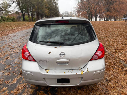 2009 Nissan Versa 1.8 S