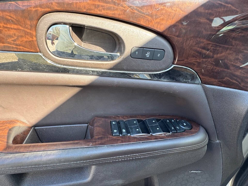 GOLD 2015 Buick Enclave Premium Premium 4dr Crossover 26